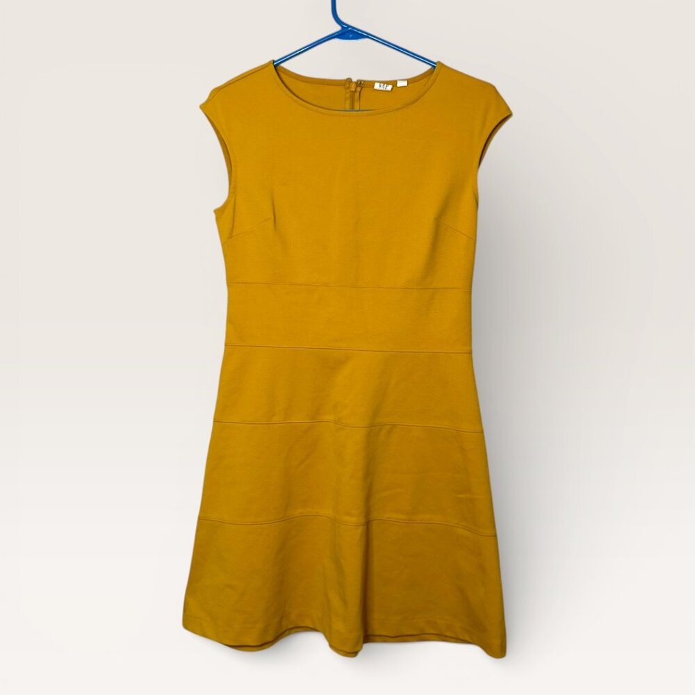 GAP Yellow Gold Cap Sleeve Seamed Fit and Flare Soft Ponte Dress size 6